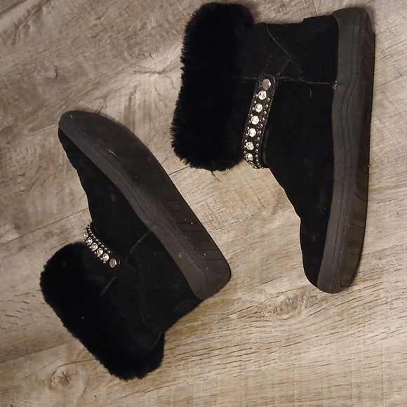 Canyon River Blues 'Anita' black furry rhinestone accented winter boots size 7 - Picture 8 of 13